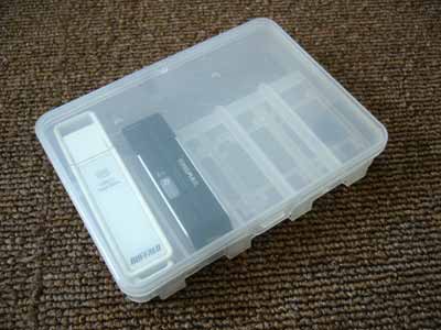 100 均の microSD 保管ケースの外観