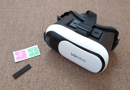 100 均のダイソーの VR ゴーグルの外観