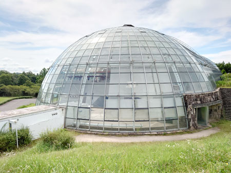 グラスハウスの外観